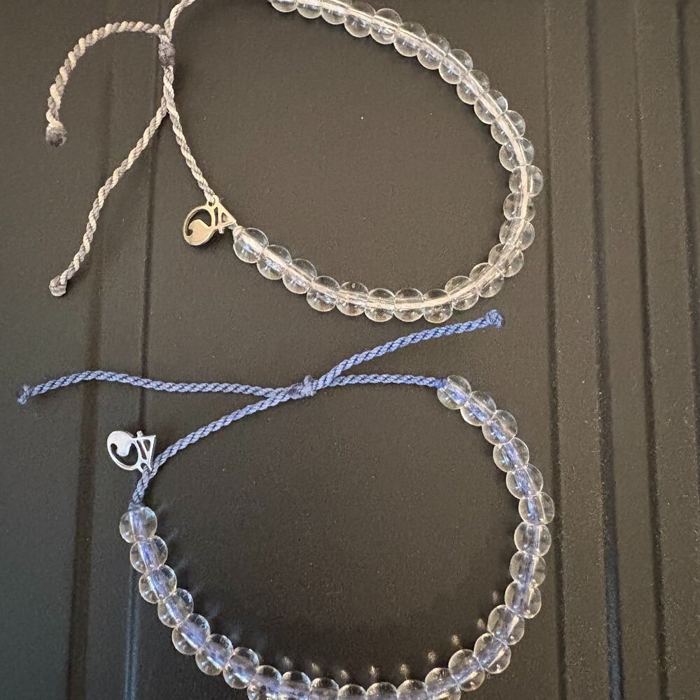 Lot of Eight 8 Bracelets - Picture 2 of 10